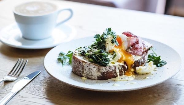 朝食メニューも充実！オセアニアスタイルのカフェ「ラテグラフィック」が自由が丘にオープン