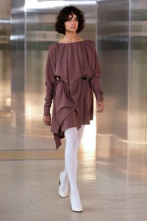 ルメール、ボリュームで遊ぶモダンワードローブ【2017-18秋冬ウィメンズ】