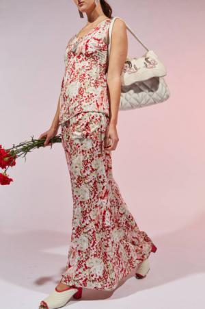 シアタープロダクツが新宿伊勢丹でポップアップ。「旅に持ち歩きたいエレガンスとリラックス、そして花束」