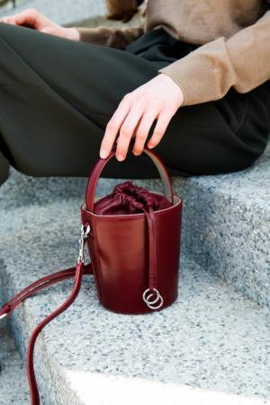 香港発のレザーバッグブランド「カフネ」が日本初上陸、大理石をあしらったショルダーバッグなど