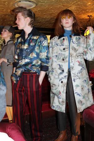 ケイタマルヤマ、日本初のロンドンパブに集うスウィンギン・ガール！【2017-18秋冬ウィメンズ】