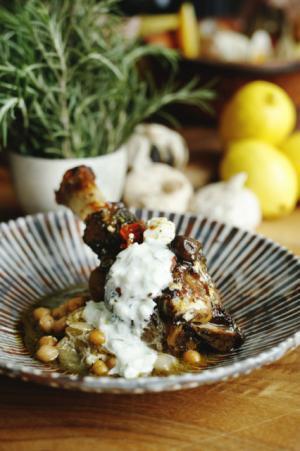 アンダーズ 東京、4月はヨーロッパ料理、5月はホワイトアスパラ尽くしのスペシャルメニューを提供