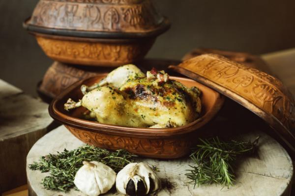 アンダーズ 東京、4月はヨーロッパ料理、5月はホワイトアスパラ尽くしのスペシャルメニューを提供