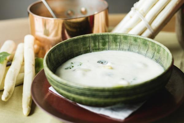 アンダーズ 東京、4月はヨーロッパ料理、5月はホワイトアスパラ尽くしのスペシャルメニューを提供