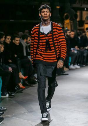 ジバンシィ バイ リカルド ティッシ、アメリカ西部の記憶から紡ぐ遊び心【2017-18秋冬メンズ】