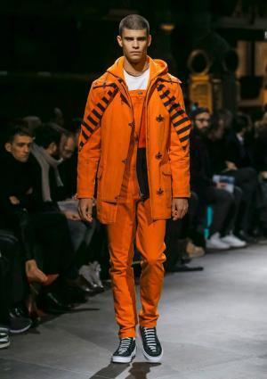 ジバンシィ バイ リカルド ティッシ、アメリカ西部の記憶から紡ぐ遊び心【2017-18秋冬メンズ】