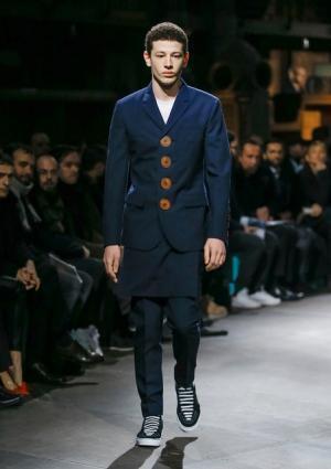 ジバンシィ バイ リカルド ティッシ、アメリカ西部の記憶から紡ぐ遊び心【2017-18秋冬メンズ】