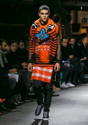 ジバンシィ バイ リカルド ティッシ、アメリカ西部の記憶から紡ぐ遊び心【2017-18秋冬メンズ】