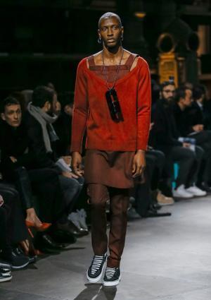 ジバンシィ バイ リカルド ティッシ、アメリカ西部の記憶から紡ぐ遊び心【2017-18秋冬メンズ】