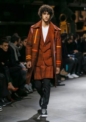 ジバンシィ バイ リカルド ティッシ、アメリカ西部の記憶から紡ぐ遊び心【2017-18秋冬メンズ】