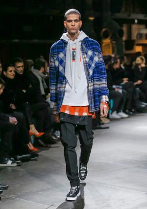 ジバンシィ バイ リカルド ティッシ、アメリカ西部の記憶から紡ぐ遊び心【2017-18秋冬メンズ】