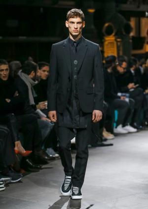 ジバンシィ バイ リカルド ティッシ、アメリカ西部の記憶から紡ぐ遊び心【2017-18秋冬メンズ】