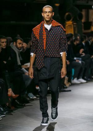 ジバンシィ バイ リカルド ティッシ、アメリカ西部の記憶から紡ぐ遊び心【2017-18秋冬メンズ】