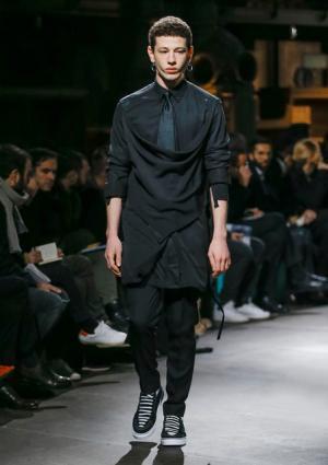 ジバンシィ バイ リカルド ティッシ、アメリカ西部の記憶から紡ぐ遊び心【2017-18秋冬メンズ】