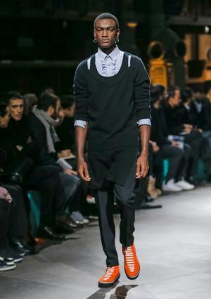 ジバンシィ バイ リカルド ティッシ、アメリカ西部の記憶から紡ぐ遊び心【2017-18秋冬メンズ】