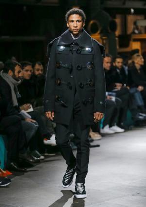 ジバンシィ バイ リカルド ティッシ、アメリカ西部の記憶から紡ぐ遊び心【2017-18秋冬メンズ】