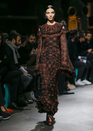 ジバンシィ バイ リカルド ティッシ、アメリカ西部の記憶から紡ぐ遊び心【2017-18秋冬メンズ】