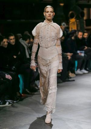 ジバンシィ バイ リカルド ティッシ、アメリカ西部の記憶から紡ぐ遊び心【2017-18秋冬メンズ】