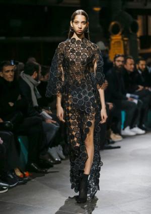 ジバンシィ バイ リカルド ティッシ、アメリカ西部の記憶から紡ぐ遊び心【2017-18秋冬メンズ】