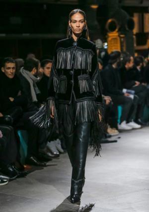 ジバンシィ バイ リカルド ティッシ、アメリカ西部の記憶から紡ぐ遊び心【2017-18秋冬メンズ】