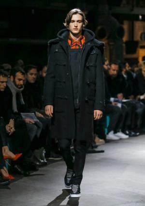 ジバンシィ バイ リカルド ティッシ、アメリカ西部の記憶から紡ぐ遊び心【2017-18秋冬メンズ】