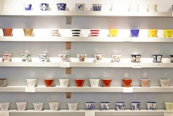 海を見渡す波佐見焼の器ショップ・ヘイアンドホー【福岡の旅】