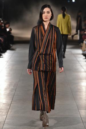 垢抜け、意気地、色気を兼ね備えた江戸の美意識「いき」をよみがえらせたmatohuの試み【2017-18秋冬ウィメンズ】