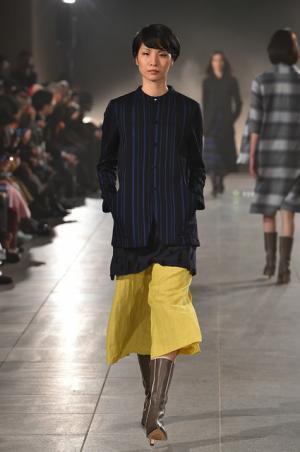 垢抜け、意気地、色気を兼ね備えた江戸の美意識「いき」をよみがえらせたmatohuの試み【2017-18秋冬ウィメンズ】