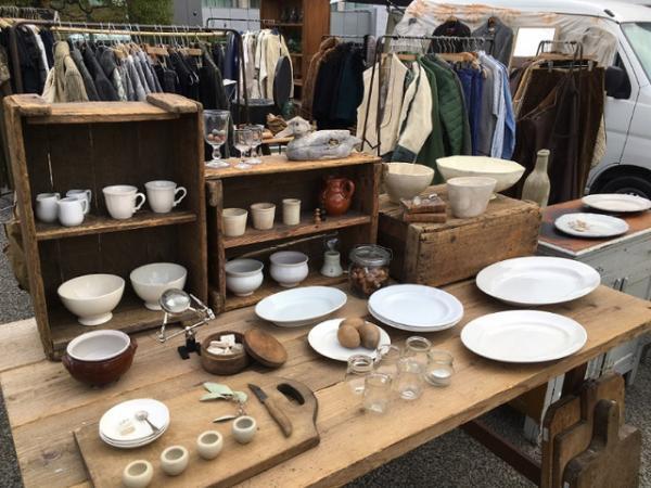 代官山T-SITEでパリの蚤の市が開催。アンティーク食器や古着など一点ものを見つけて