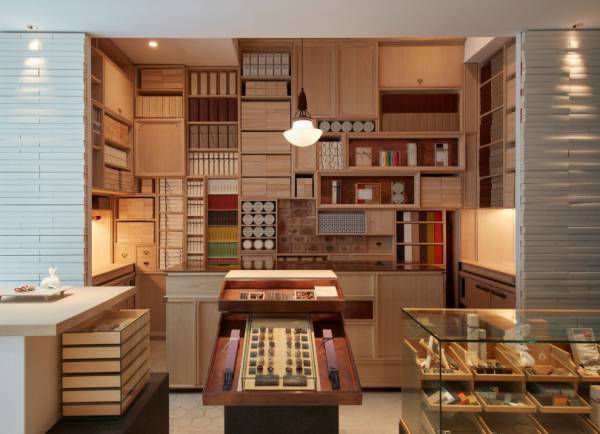 HIGASHIYAの市田柿まるごとひとつにバターを挟んだ冬季だけの「柿衣」