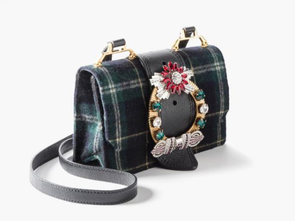 ミュウミュウの「マテラッセ」がタータンに。ポップアップストアが西武池袋にオープン