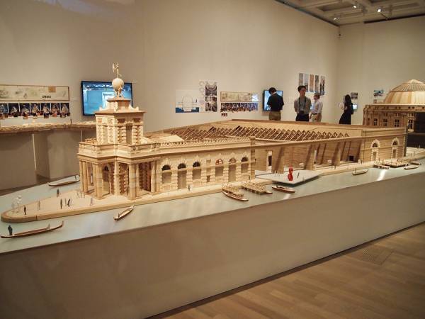 安藤忠雄展が国立新美術館で開催中。原寸大の「光の教会」や「直島プロジェクト」など“建築を体験”【レポート】