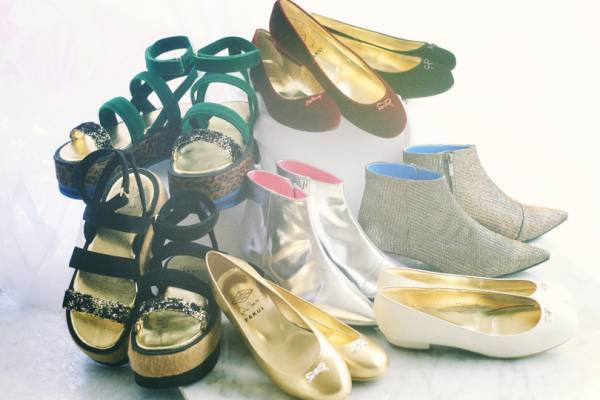 シトウレイ×ナンバートゥエンティワン×FAKUI、トリプルコラボのシューズ＆ソックス販売スタート