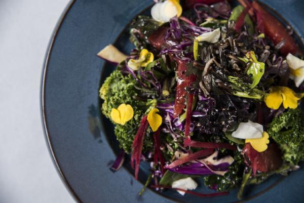 アイス×ラングドシャのサンドやエッグベネディクトなど、東京カンパネラが初のカフェをオープン