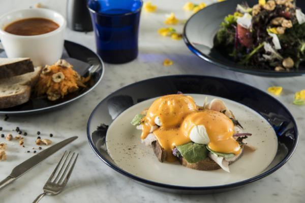 アイス×ラングドシャのサンドやエッグベネディクトなど、東京カンパネラが初のカフェをオープン