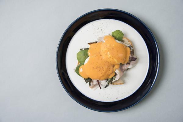 アイス×ラングドシャのサンドやエッグベネディクトなど、東京カンパネラが初のカフェをオープン