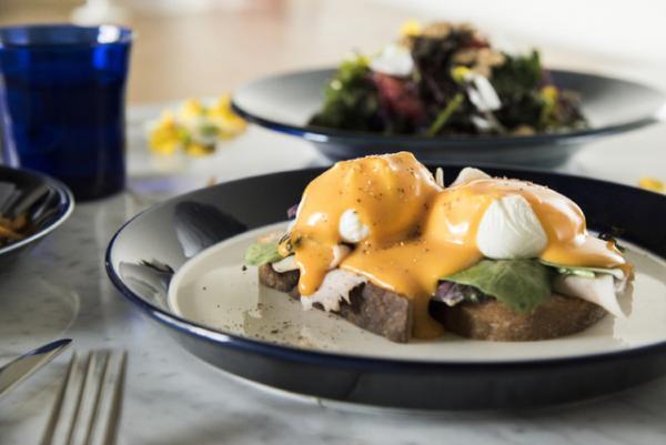 アイス×ラングドシャのサンドやエッグベネディクトなど、東京カンパネラが初のカフェをオープン