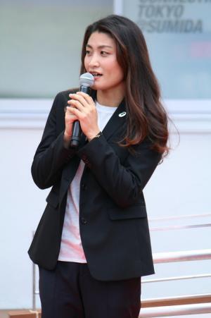 朝食にデザートやお酒、フィットネスまで楽しめる。アシックスの新施設が隅田川沿いにオープン