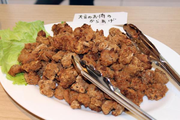 朝食にデザートやお酒、フィットネスまで楽しめる。アシックスの新施設が隅田川沿いにオープン