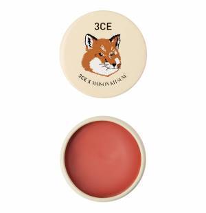 3CE×メゾンキツネ、マストハブなコスメと小物が伊勢丹新宿に上陸!