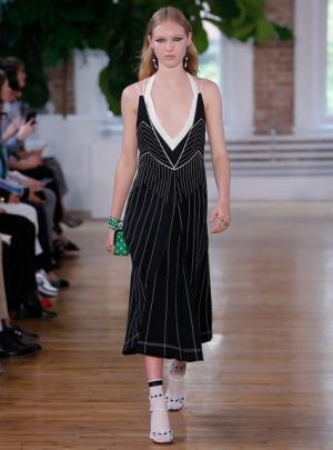 ヴァレンティノ、ヒップホップの起源からワードローブの境界線を越えて【2018年クルーズ】