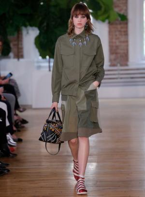 ヴァレンティノ、ヒップホップの起源からワードローブの境界線を越えて【2018年クルーズ】