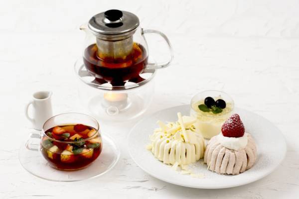 ふわふわパンケーキの上にクリームの雪が積もる!? J.S. PANCAKE CAFEのクリスマス