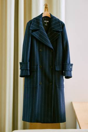 コートを携えて駆け出す冬の午後。インスピレーションで選んだとっておきの1着に包まれて【サローネの冬仕度】