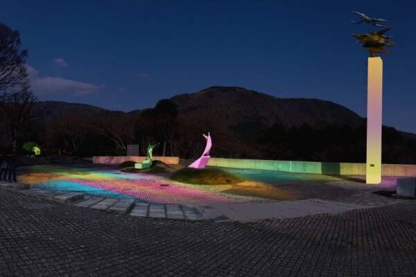 彫刻の森美術館「箱根ナイトミュージアム」でアートなライトアップ体験を