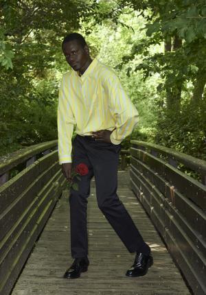 ヴェトモンが新作を写真展で発表、DHLやアンブロともコラボ【2018春夏コレクション】