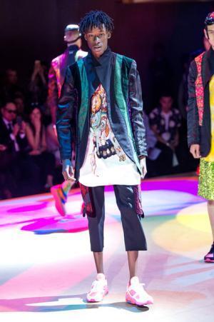 コム デ ギャルソン オム プリュス、「ファッションは中身が大事！」【2018春夏メンズ】