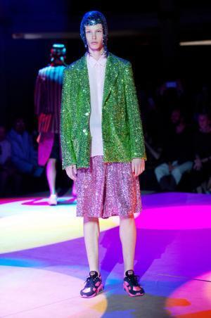 コム デ ギャルソン オム プリュス、「ファッションは中身が大事！」【2018春夏メンズ】