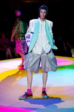 コム デ ギャルソン オム プリュス、「ファッションは中身が大事！」【2018春夏メンズ】