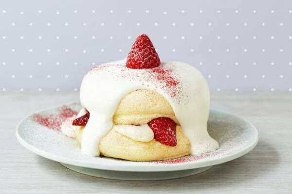 白いちごの“奇跡のパンケーキ”登場! スフレパンケーキ専門店「FLIPPER'S」のホリデーシーズン限定メニュー